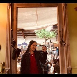 Meet your Posher, Ninouchka